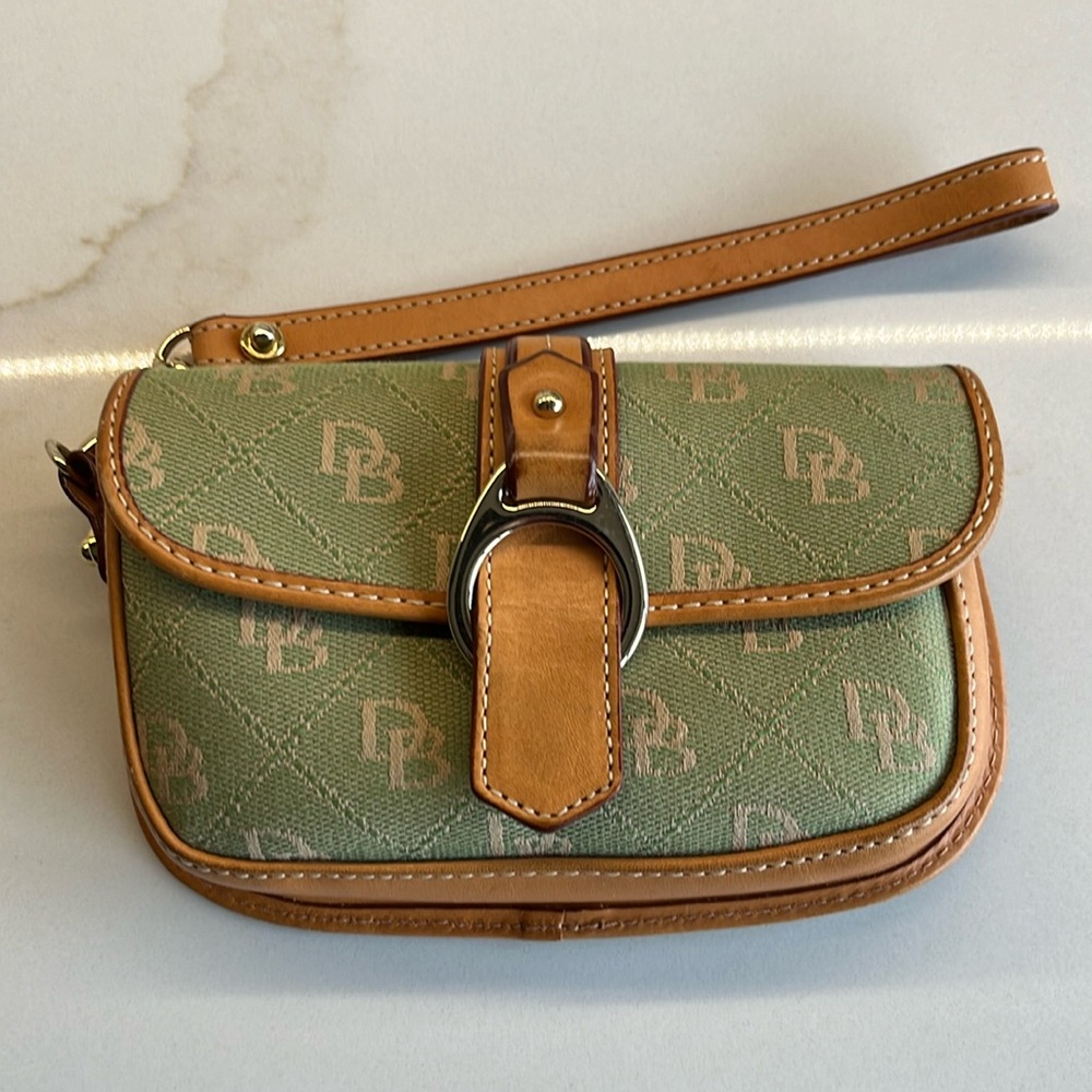 Vintage Dooney & Bourke wristlet